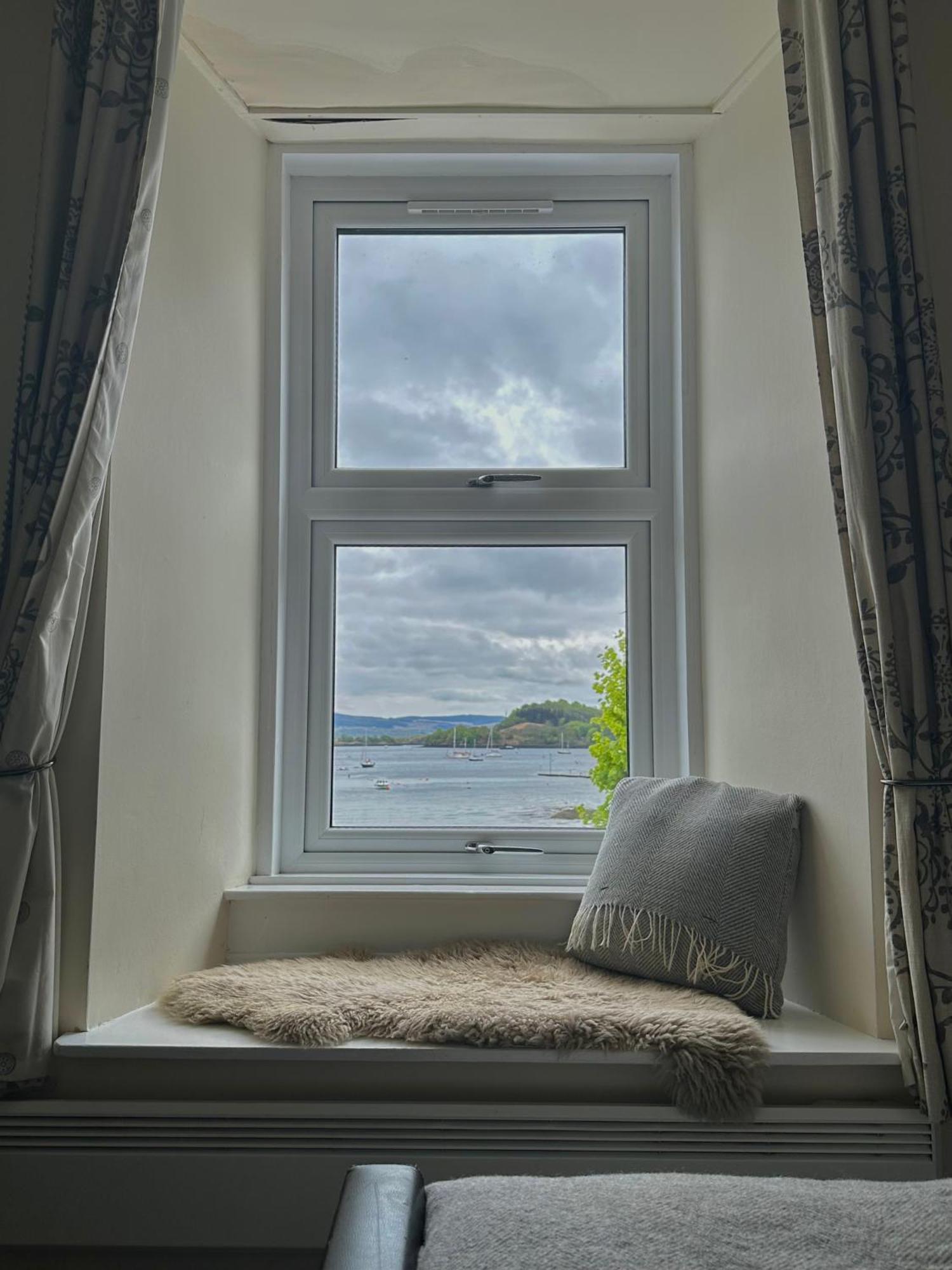 The Tobermory Hotel エクステリア 写真