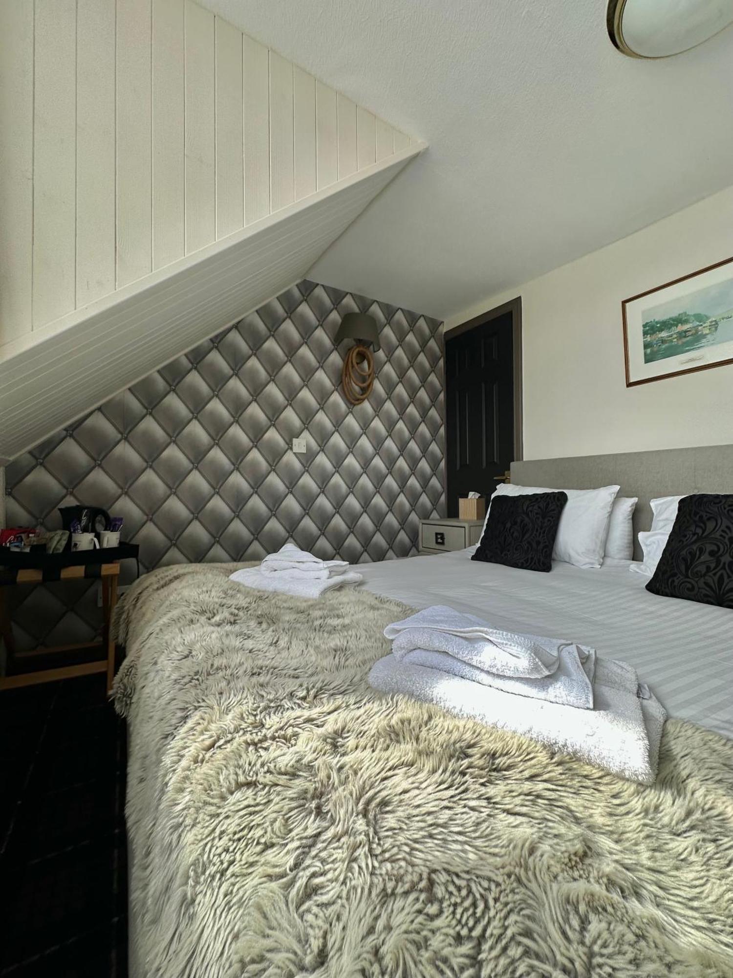 The Tobermory Hotel エクステリア 写真