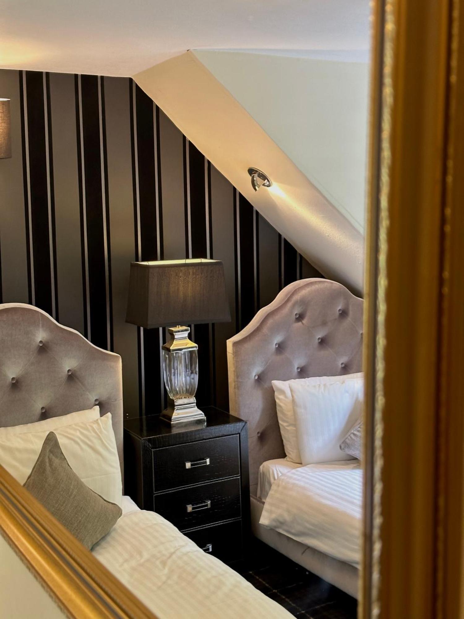 The Tobermory Hotel エクステリア 写真