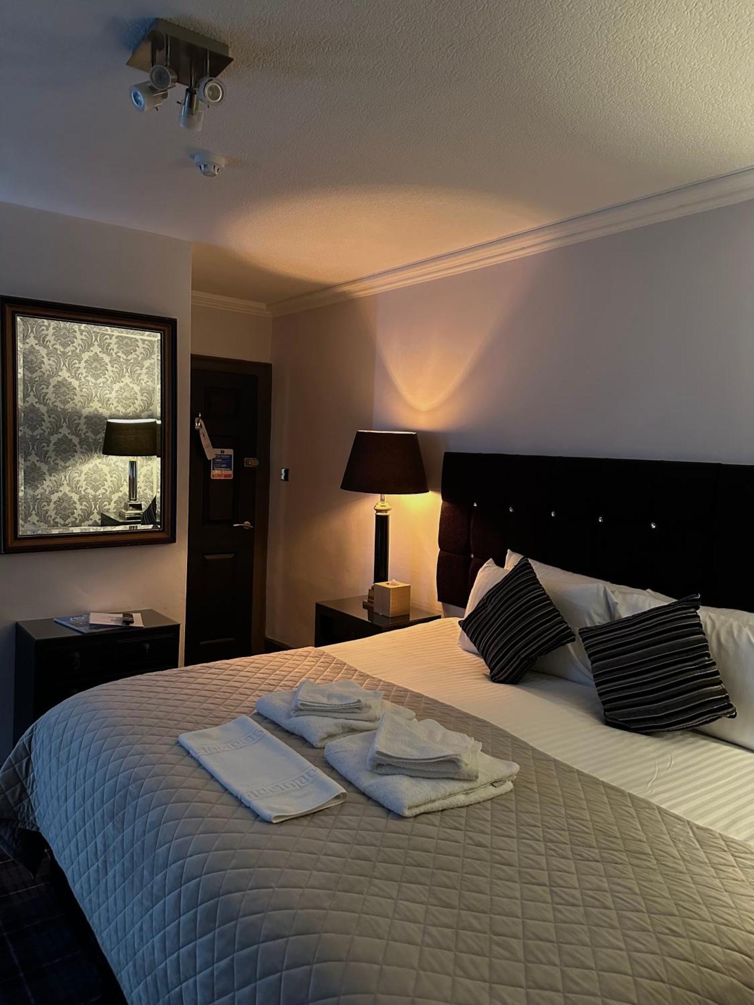The Tobermory Hotel エクステリア 写真