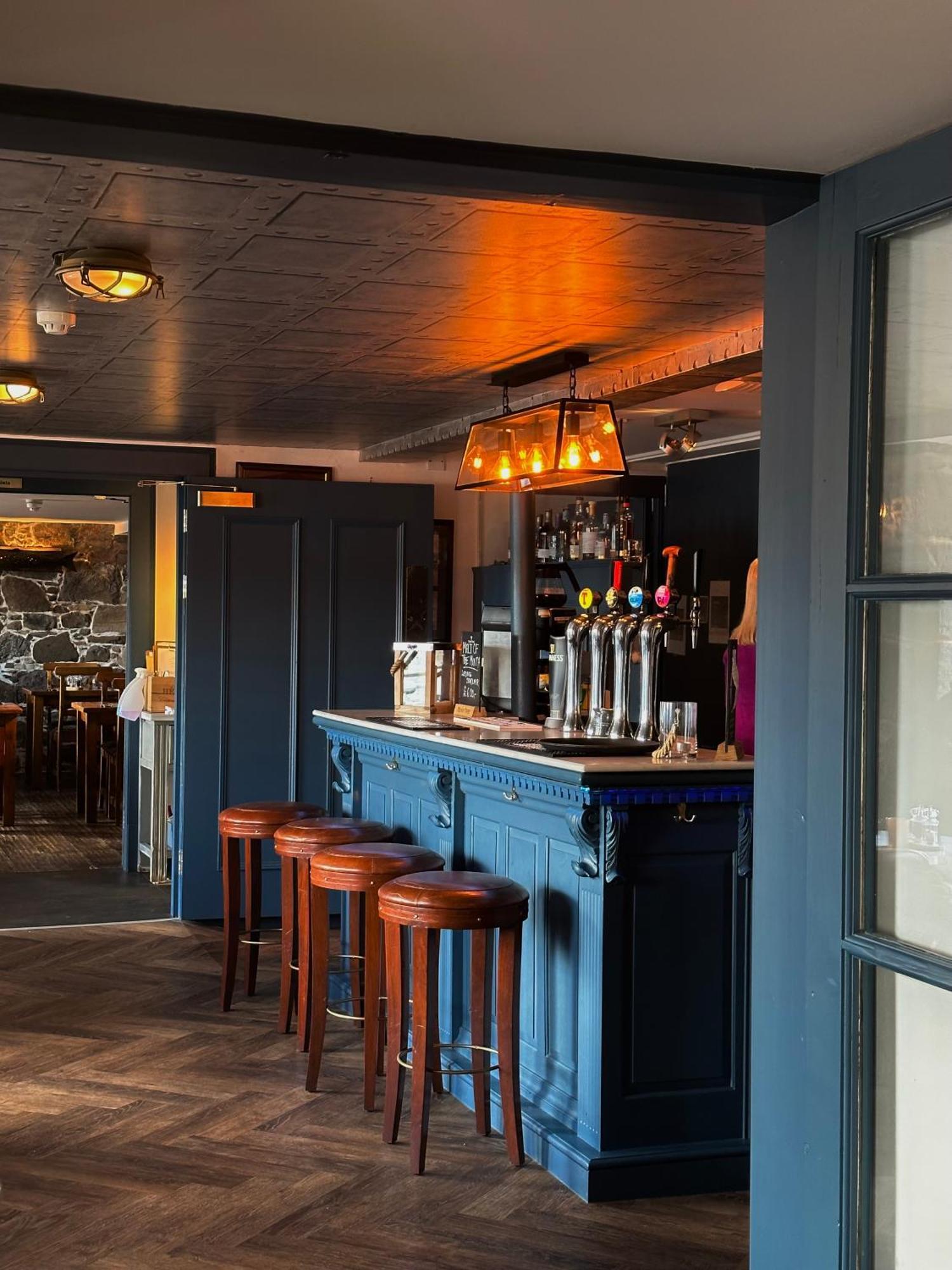 The Tobermory Hotel エクステリア 写真
