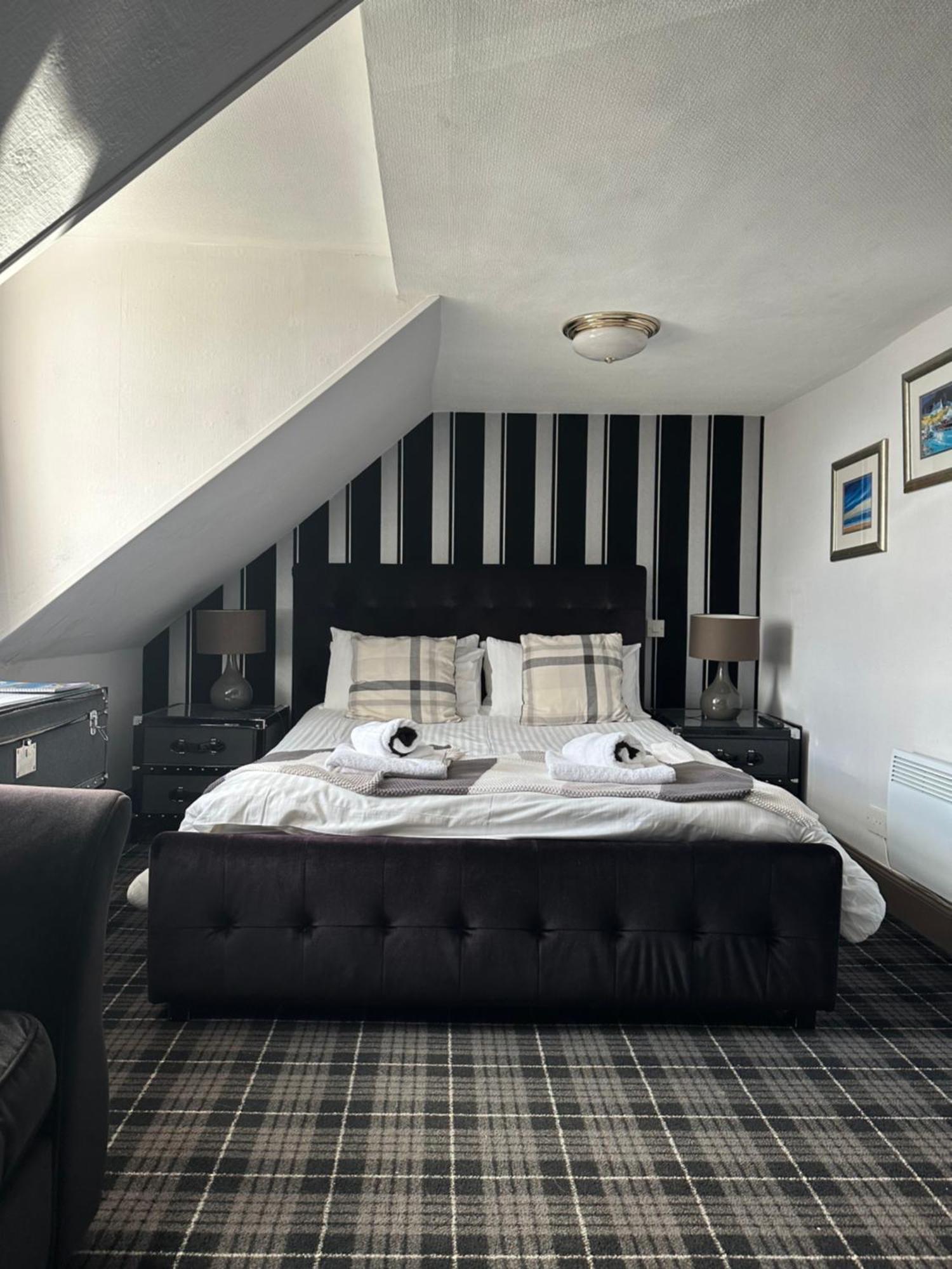 The Tobermory Hotel エクステリア 写真