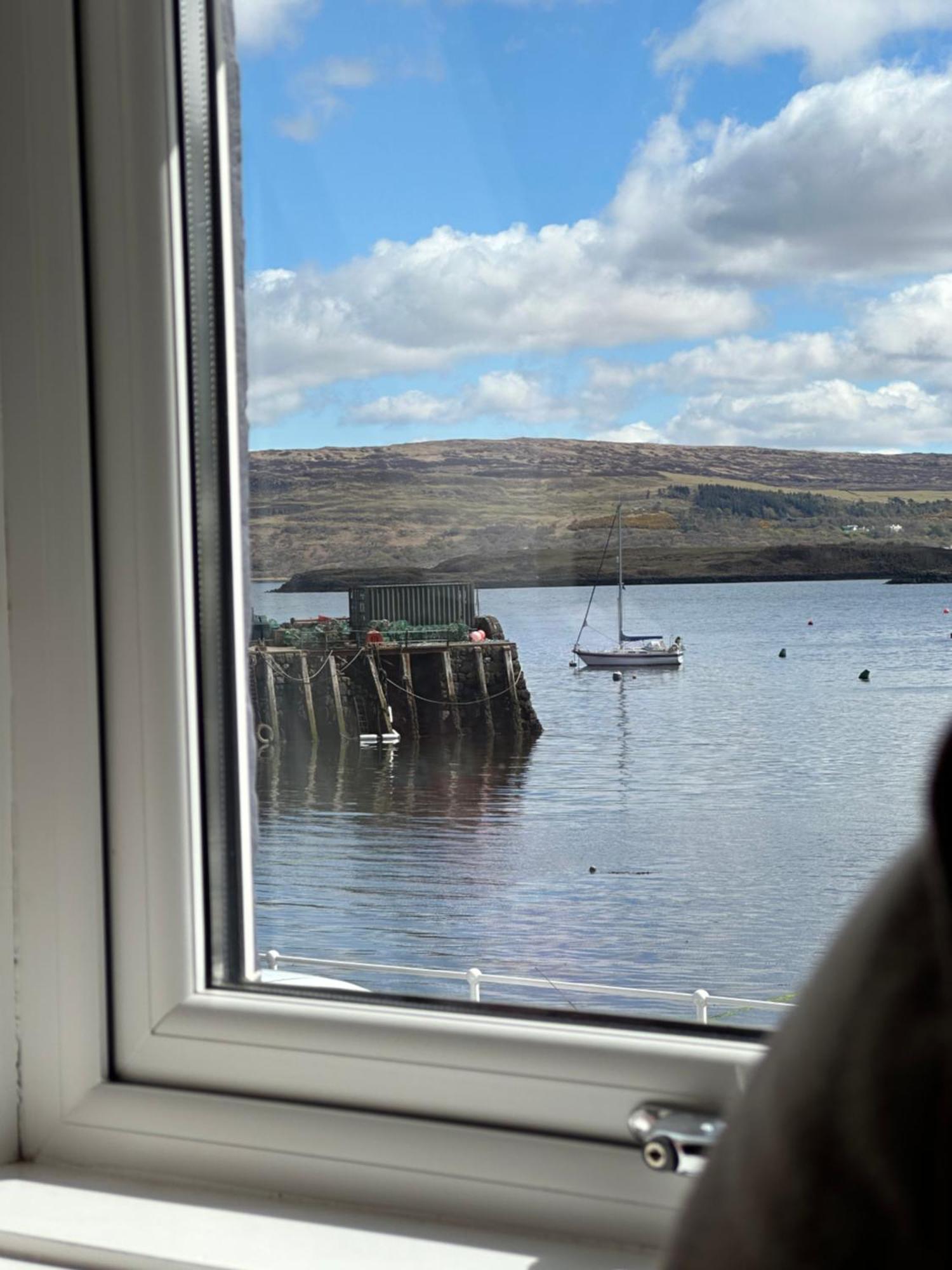The Tobermory Hotel エクステリア 写真
