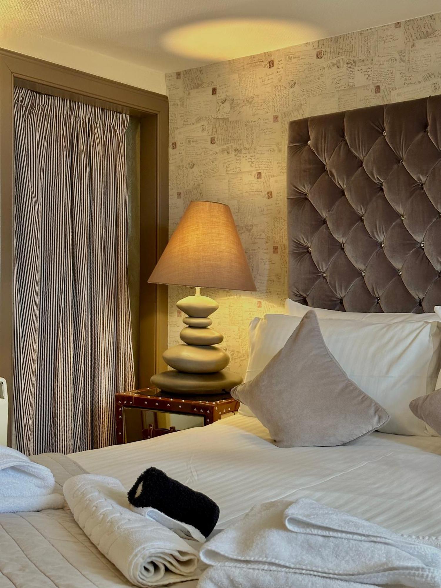 The Tobermory Hotel エクステリア 写真