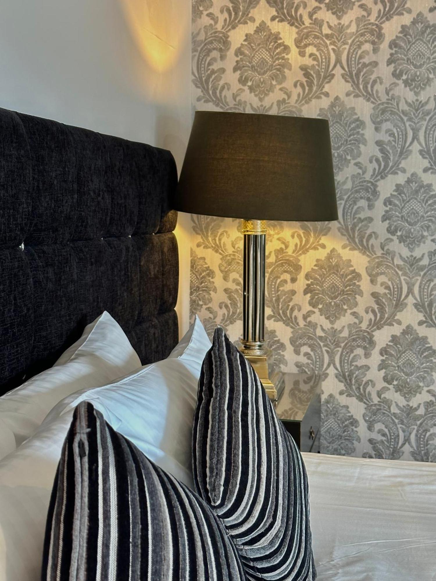 The Tobermory Hotel エクステリア 写真